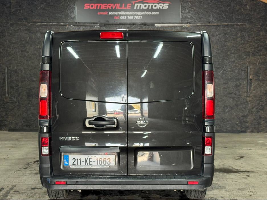 2021 Nissan NV300 - image 5