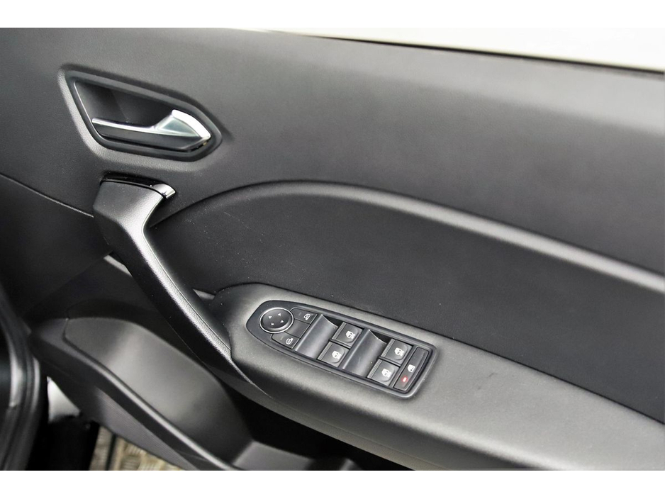 2023 Renault Captur - image 25