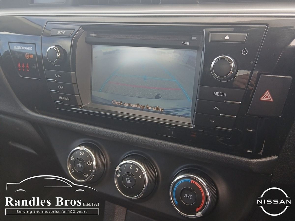 2016 Toyota Corolla - image 17