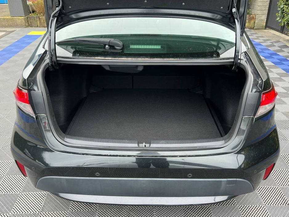 2020 Toyota Corolla - image 13