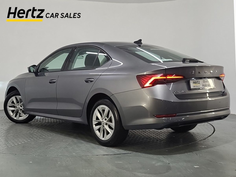 2024 Skoda Octavia - image 3