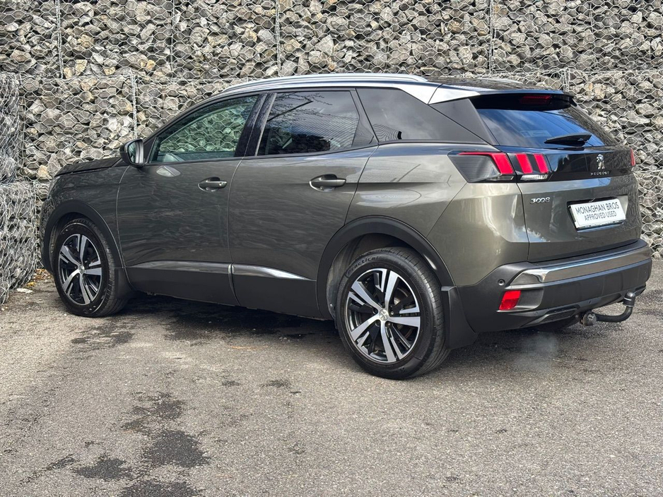 2019 Peugeot 3008 - image 4