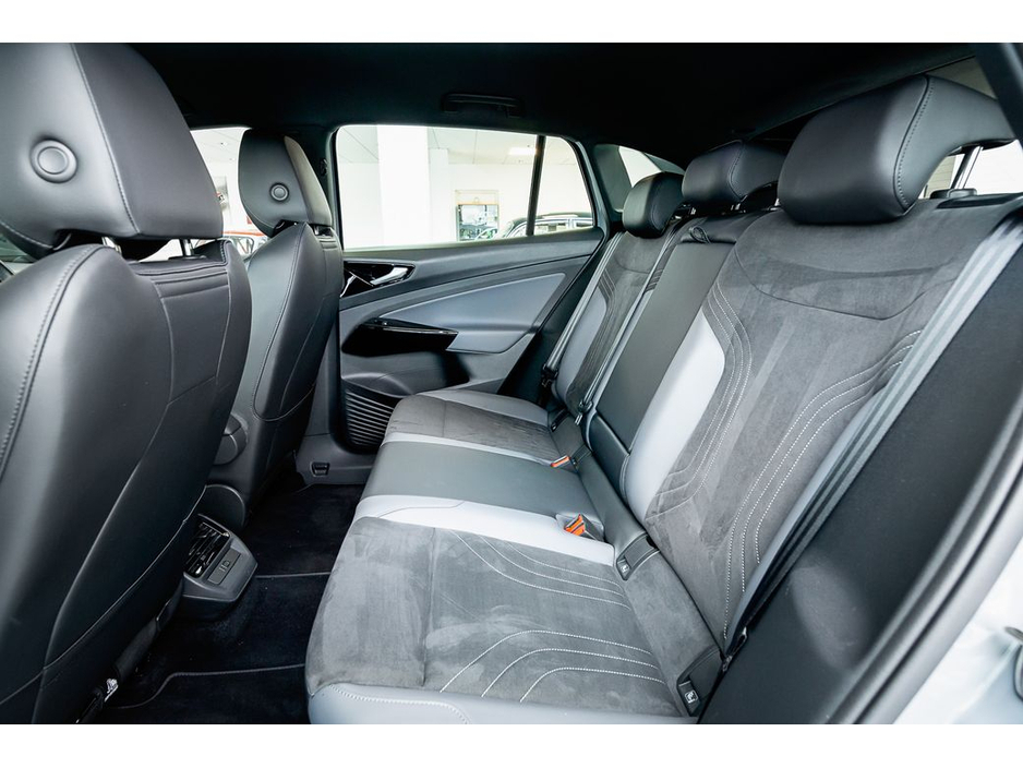 2023 Volkswagen ID.4 - image 21