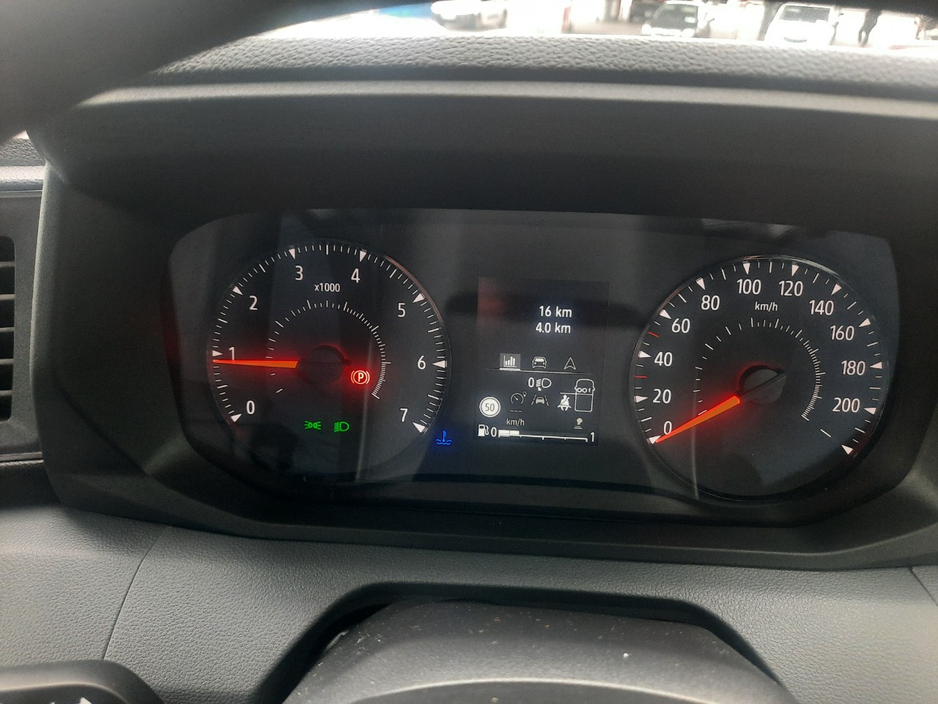 2026 Nissan Interstar - image 24