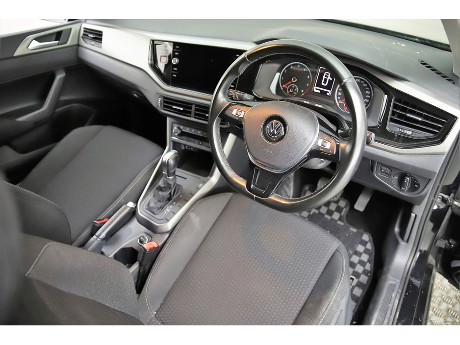 2018 Volkswagen Polo - image 14