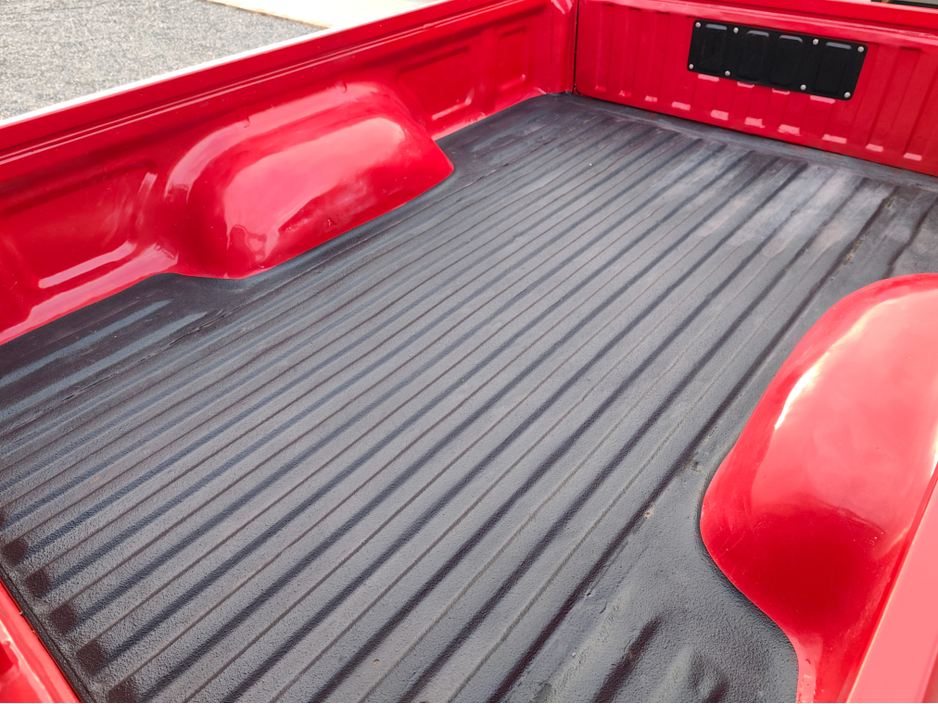 1996 Toyota Hilux - image 8