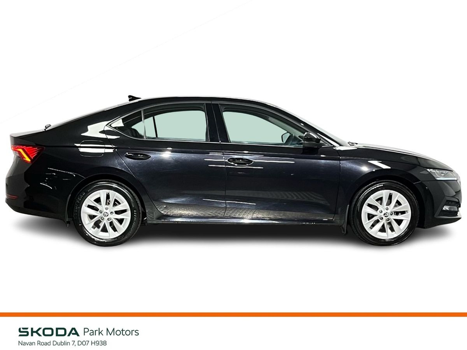 2023 Skoda Octavia - image 6