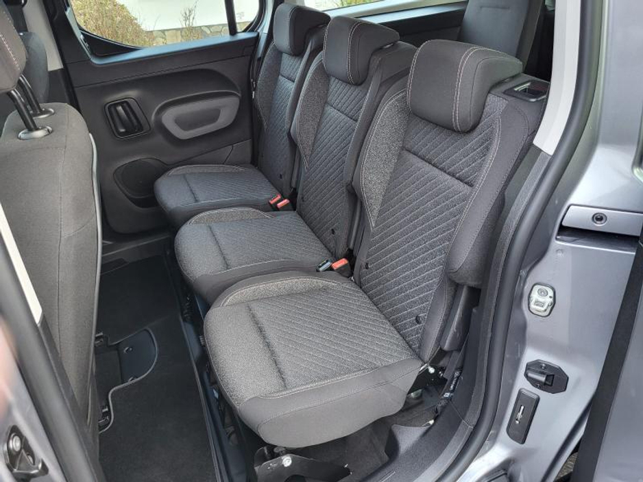 2025 Peugeot Rifter - image 15