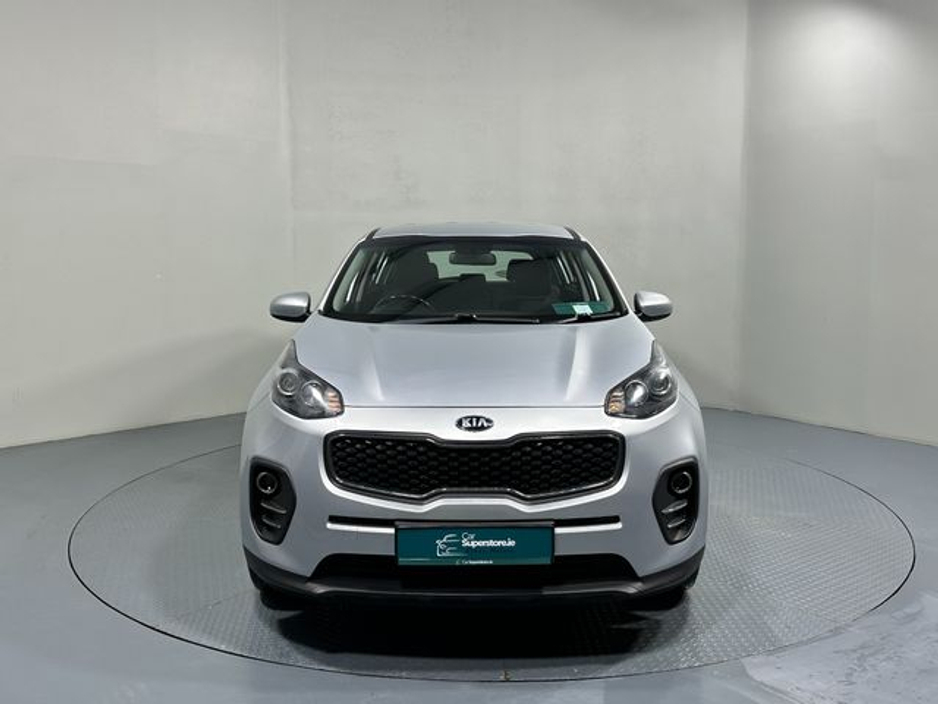 2016 Kia Sportage - image 2