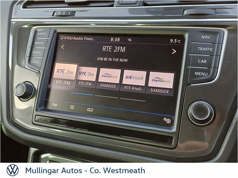 2017 Volkswagen Tiguan - image 15