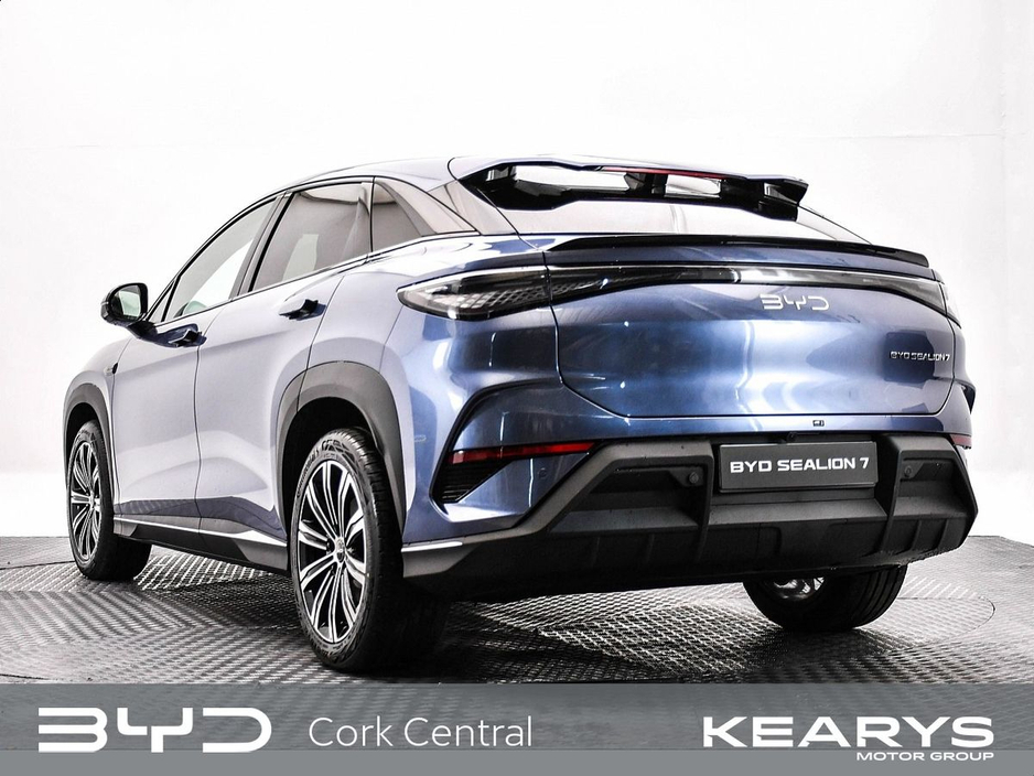 2025 BYD Sealion 7 - image 7