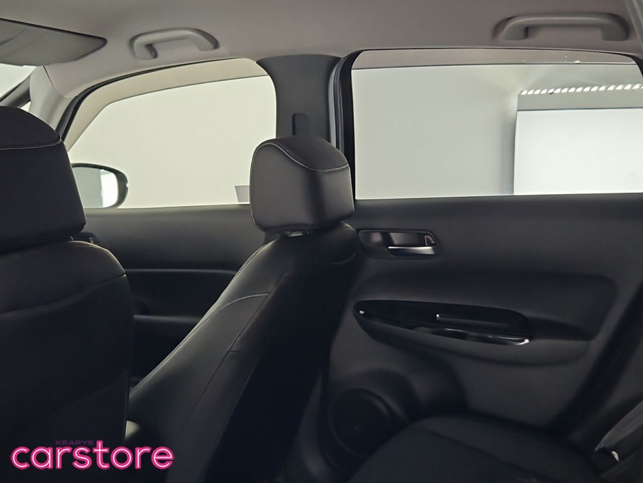 2020 Honda Fit - image 13