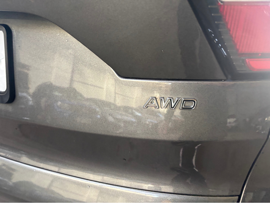 2019 Ford Kuga - image 8