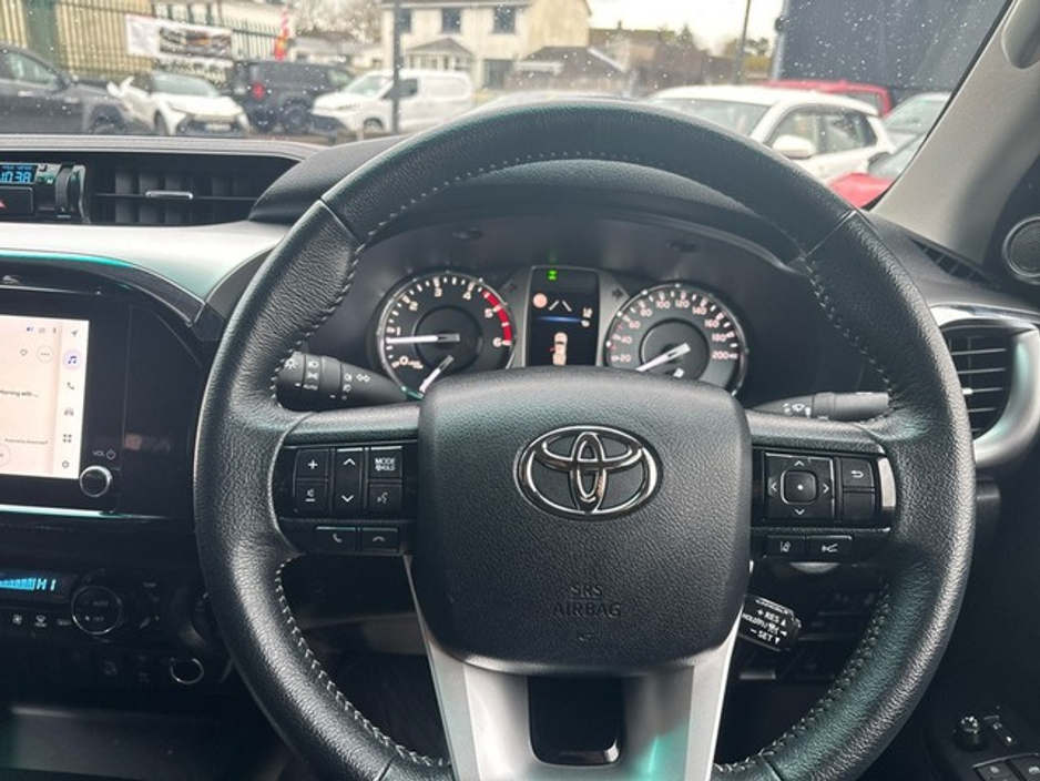 2025 Toyota Hilux FRESH SELECTION OF TRADE-INS HILUX 2.4 SR5 D/CAB AUTO €48,000