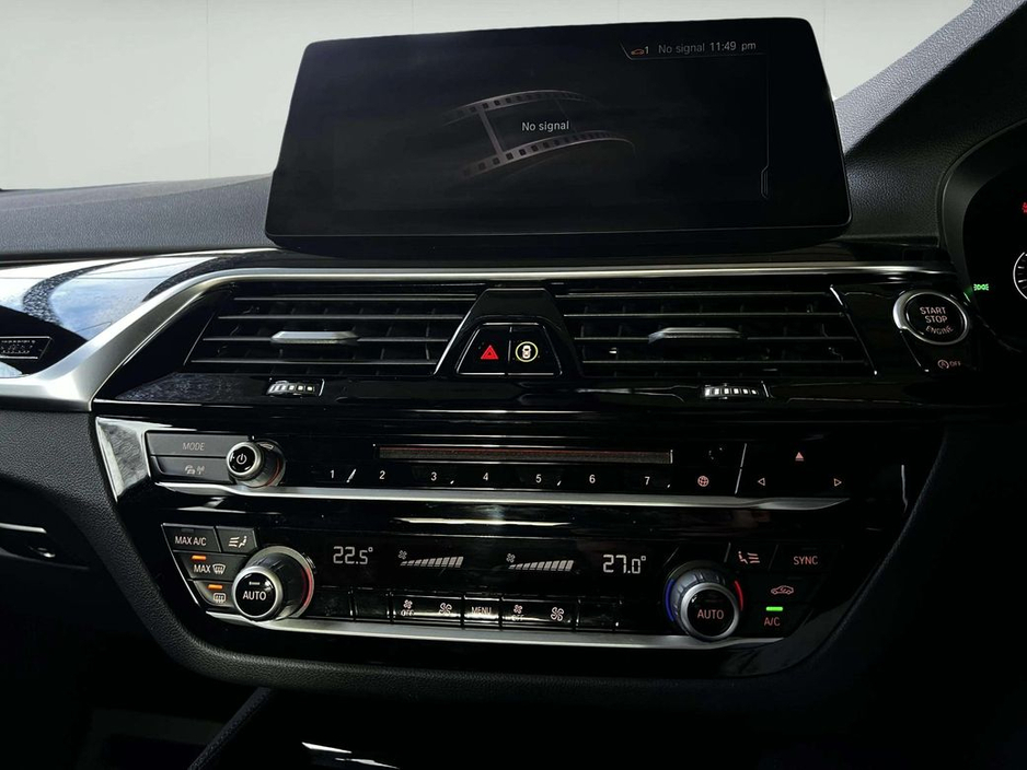 2018 BMW 5 Series - image 4