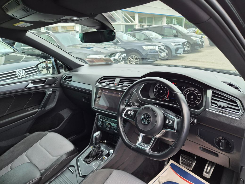 2018 Volkswagen Tiguan - image 10