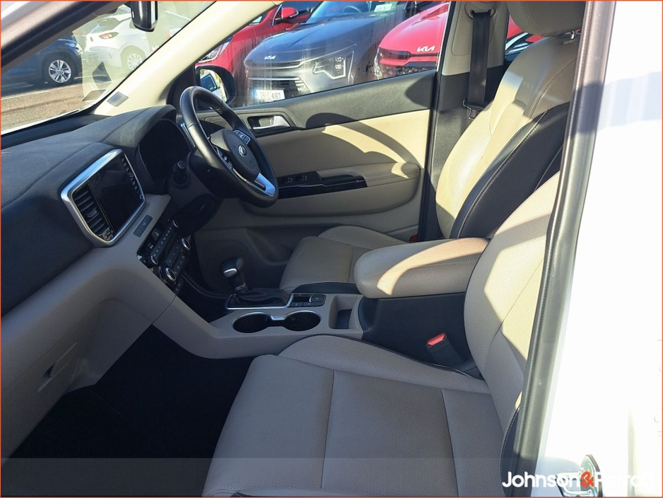 2021 Kia Sportage - image 3