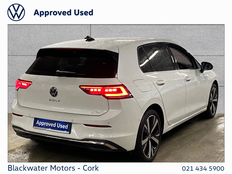 2025 Volkswagen Golf - image 14