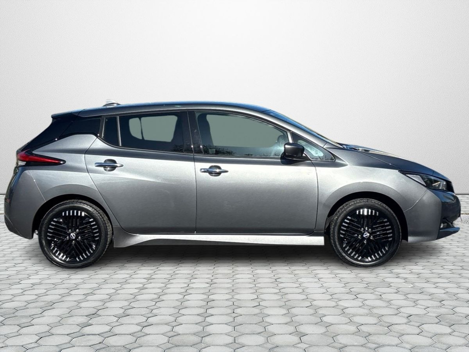 2023 Nissan Leaf - image 11