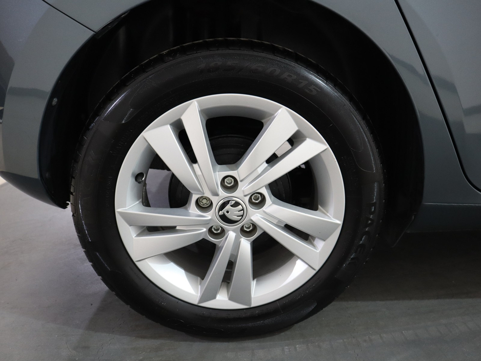 2021 Skoda Fabia - image 11