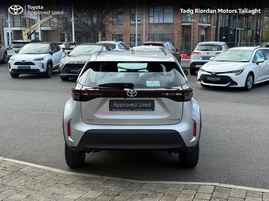 2023 Toyota Yaris Cross - image 4
