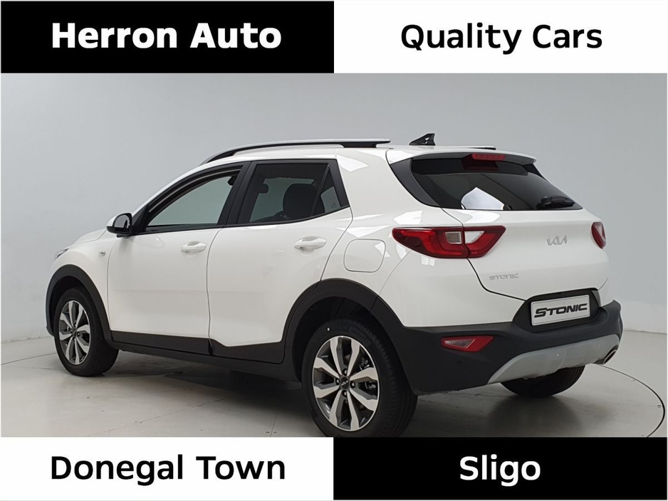 2021 Kia Stonic - image 3