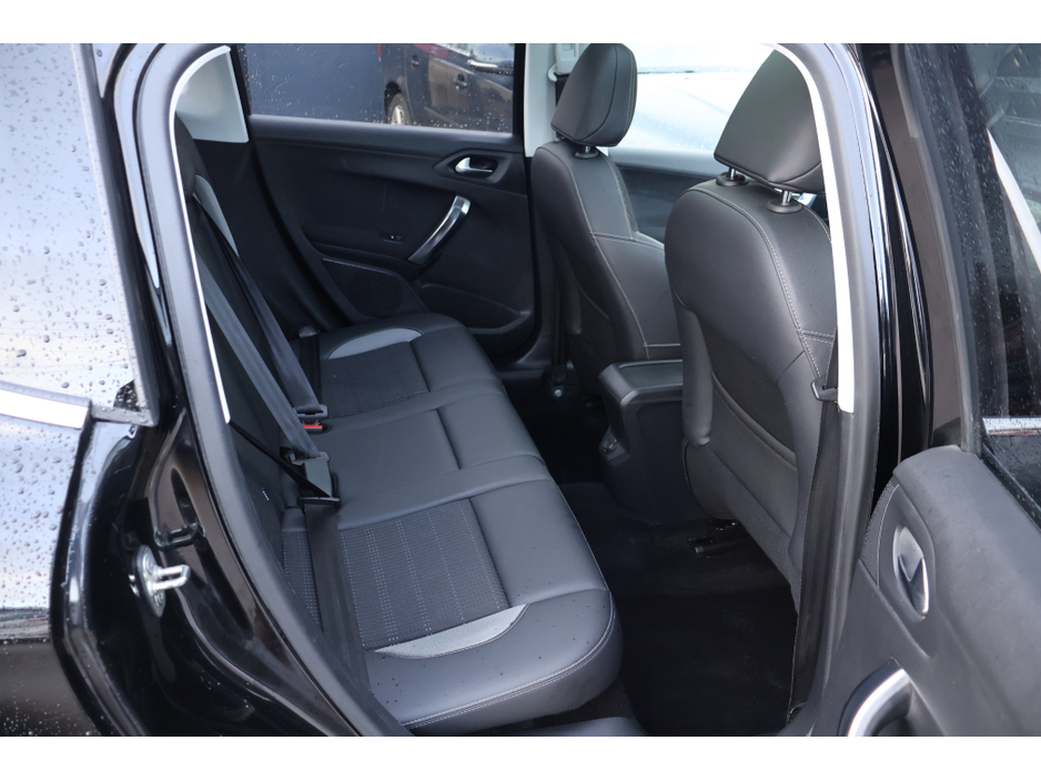 2015 Peugeot 2008 ALLURE Low Mileage Huge Spec €9,495