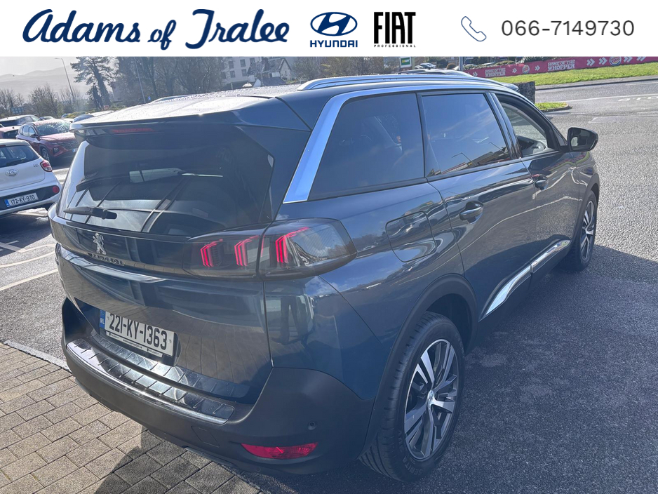 2022 Peugeot 5008 - image 8