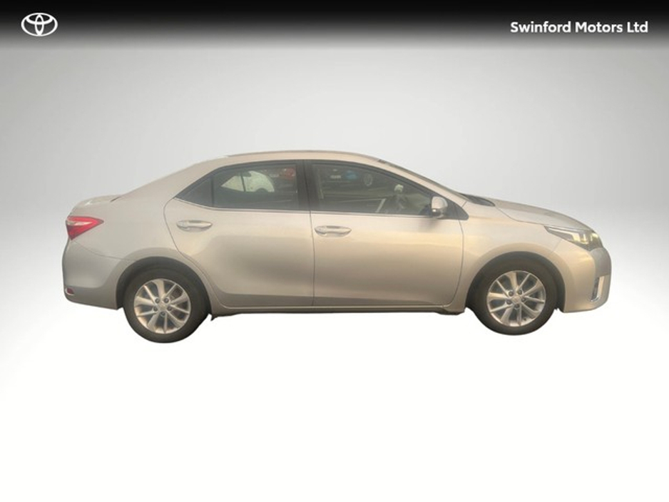 2017 Toyota Corolla - image 3