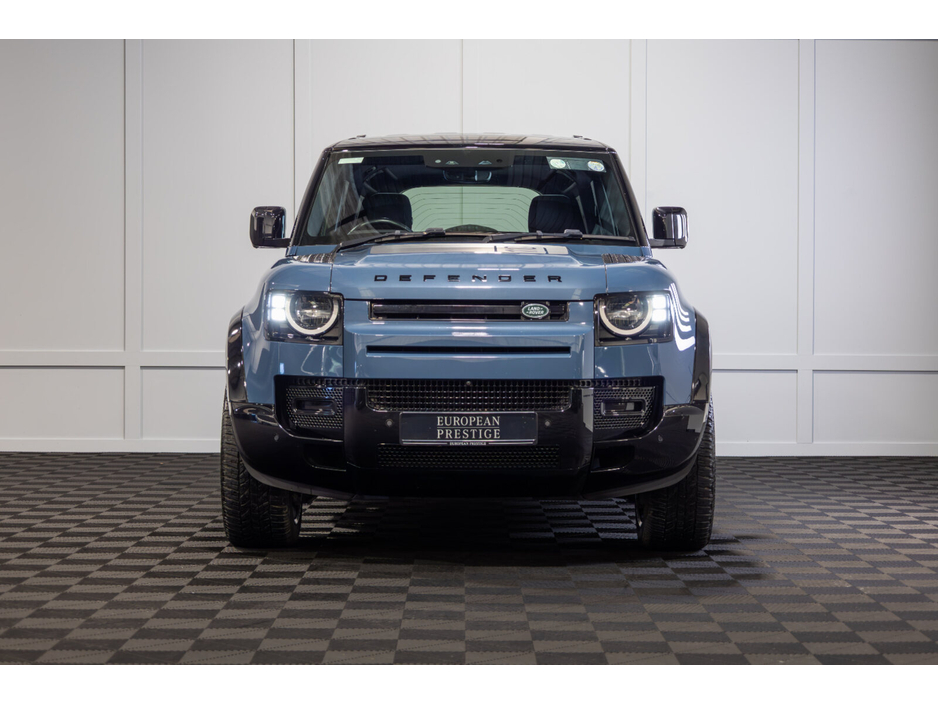 2022 Land Rover Defender  €56,911