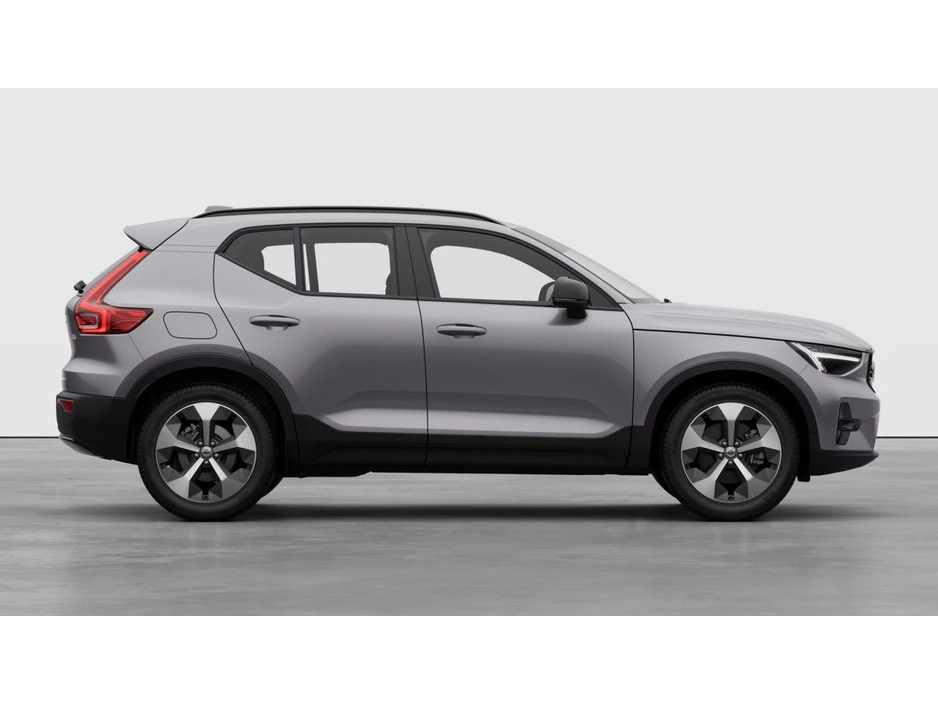 2026 Volvo XC40 - image 7