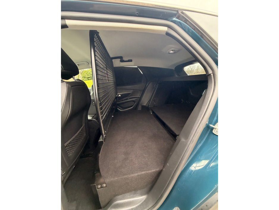 2022 Peugeot 3008 - image 11