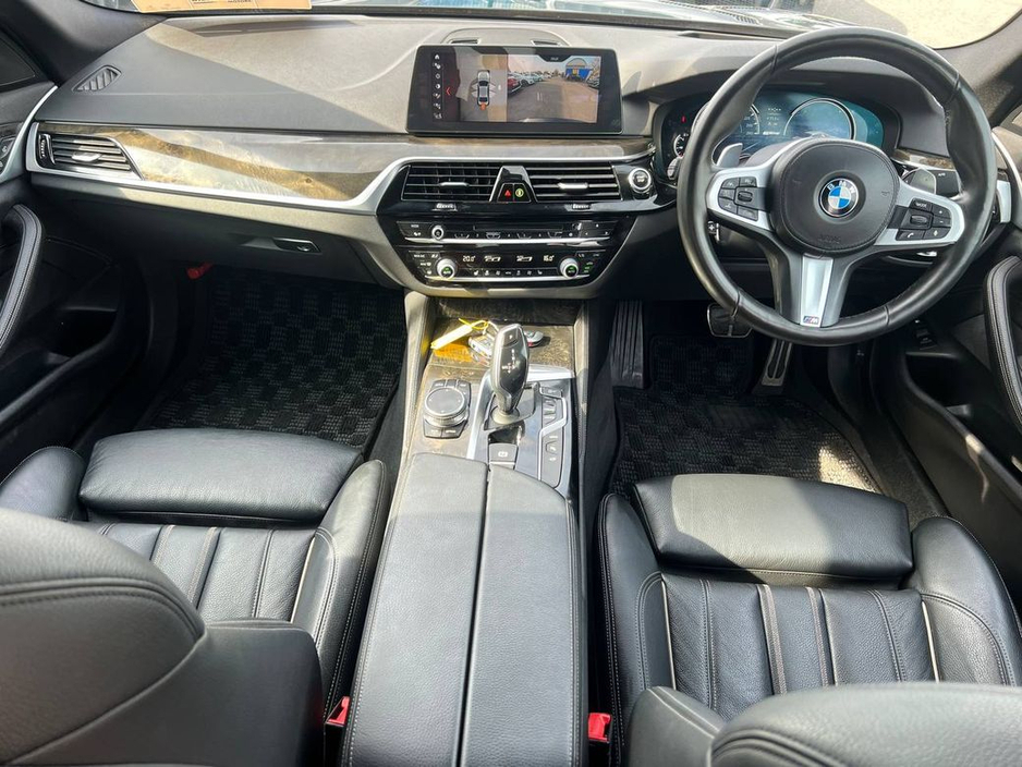 2019 BMW 5 Series - image 10