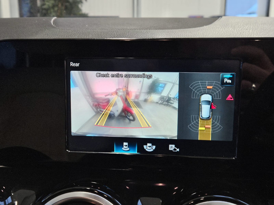 2021 Mercedes-Benz GLA Class - image 18