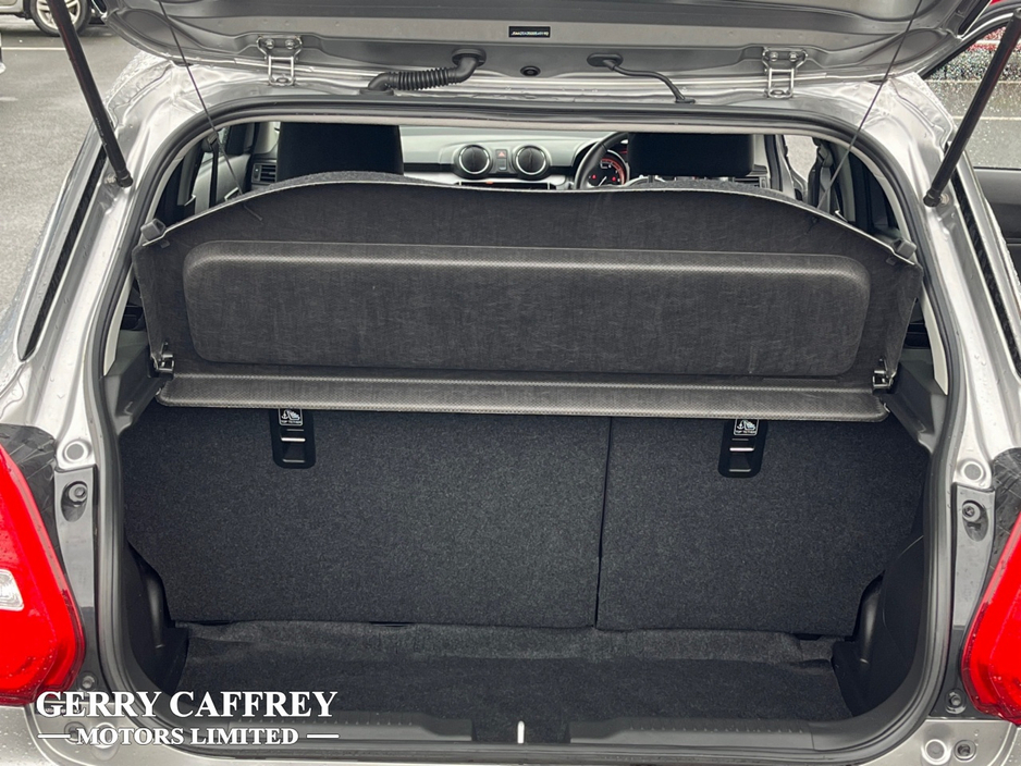 2022 Suzuki Swift - image 24