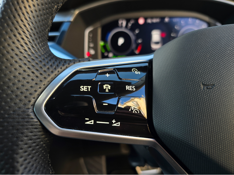 2023 Volkswagen Arteon - image 20