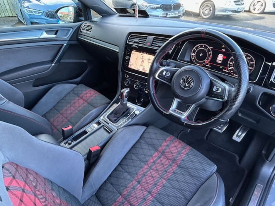 2019 Volkswagen Golf - image 24