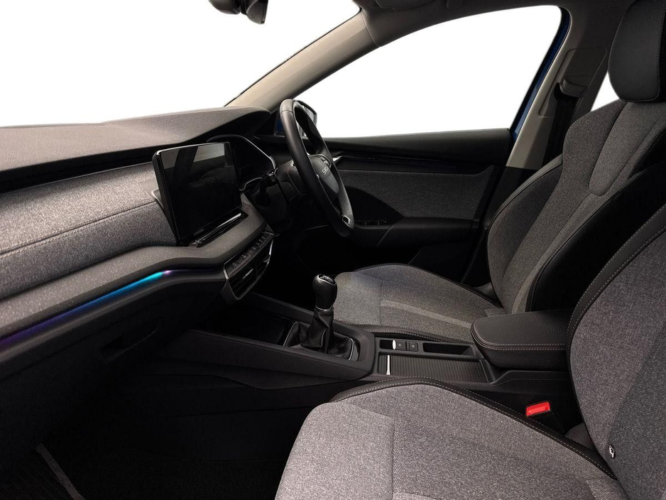 2025 Skoda Octavia - image 2