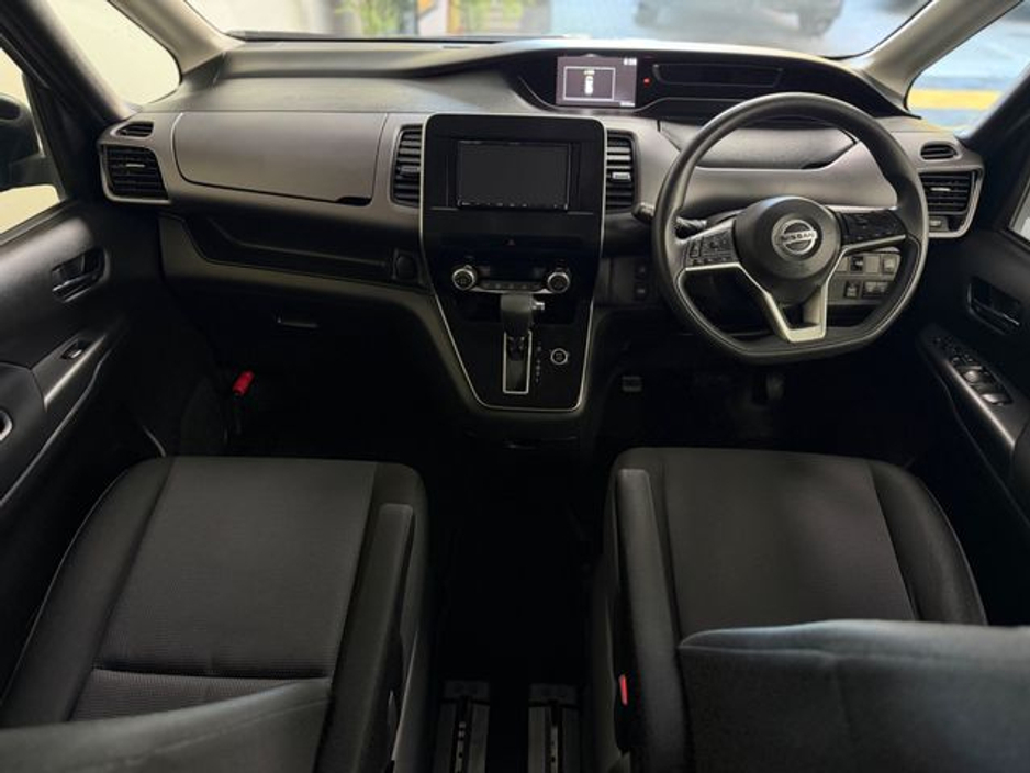 2021 Nissan Serena - image 6