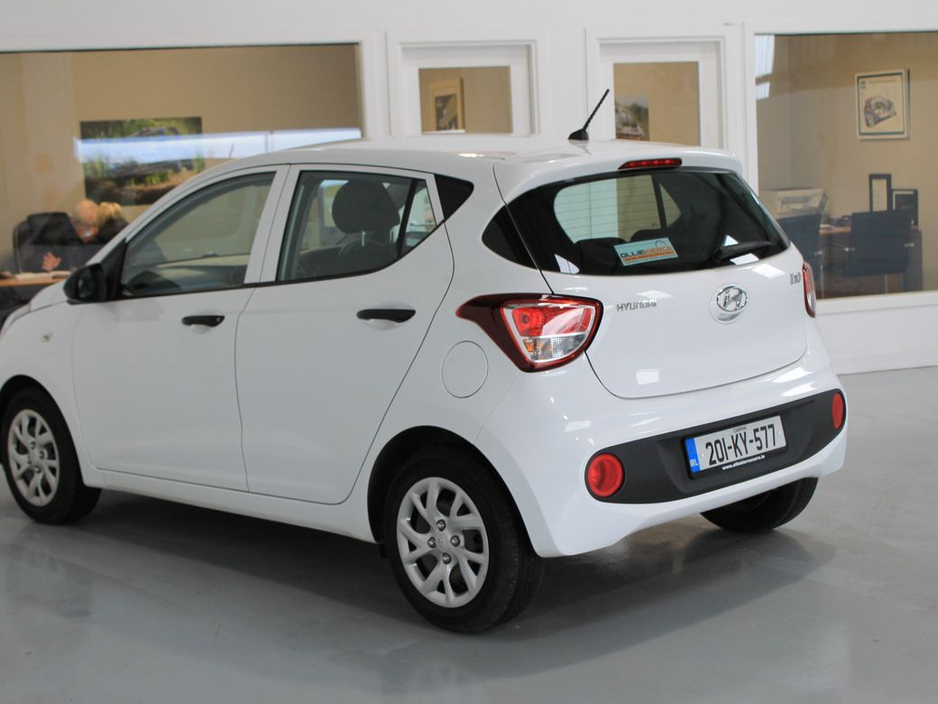 2020 Hyundai i10 - image 8