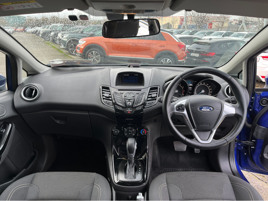2016 Ford Fiesta - image 13