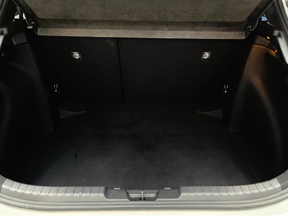 2025 Toyota Corolla - image 7