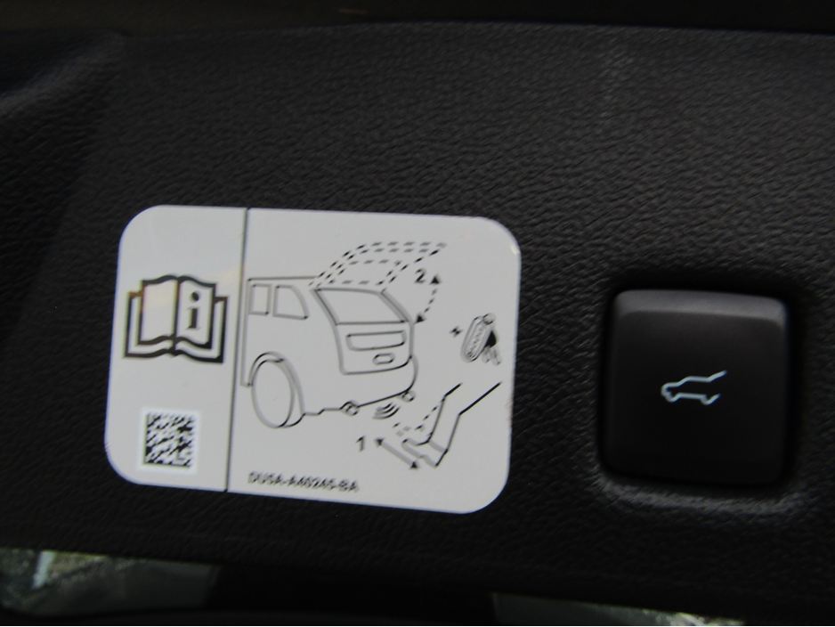 2021 Ford Kuga - image 11