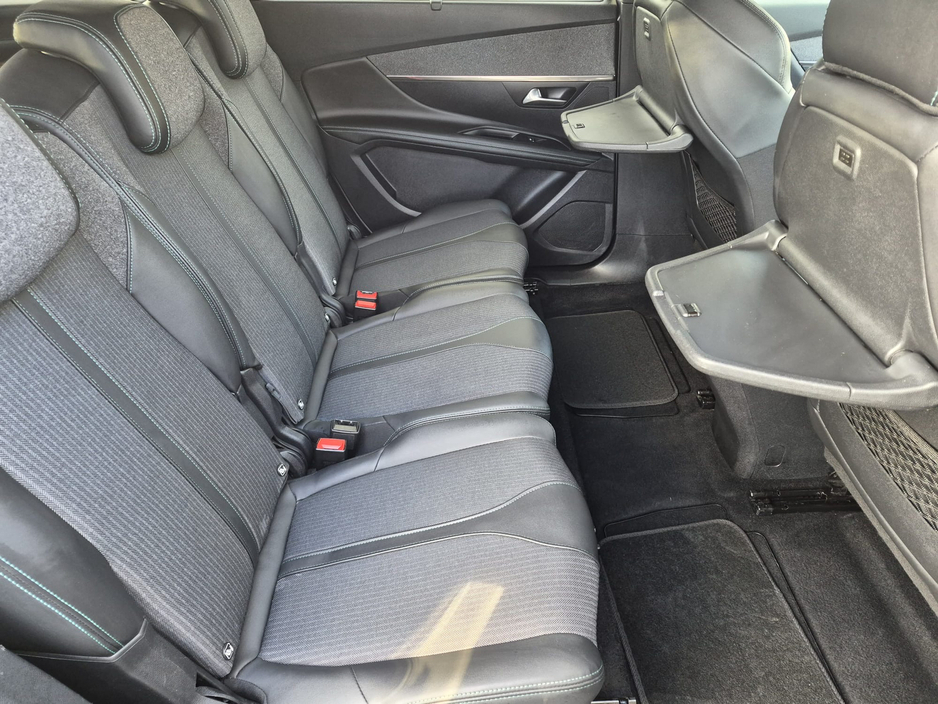 2023 Peugeot 5008  €29,999