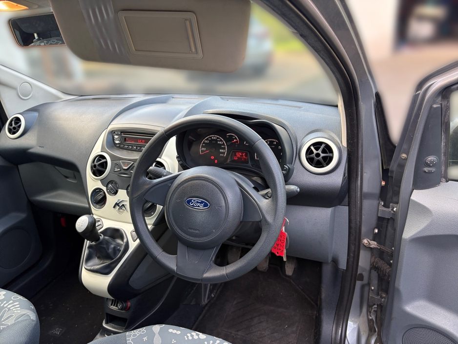 2010 Ford Ka - image 13