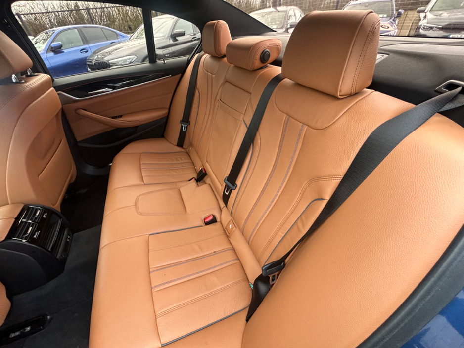 2021 BMW 5 Series - image 6