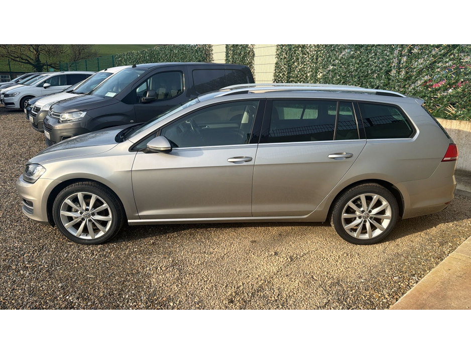 2017 Volkswagen Golf - image 3