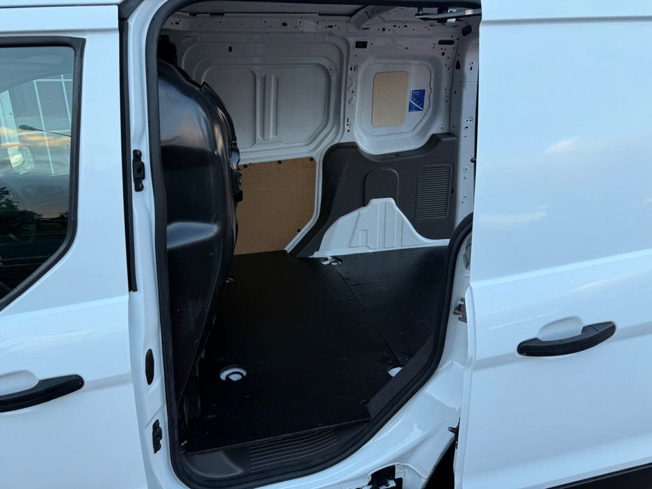 2022 Ford Transit Connect  €14,995