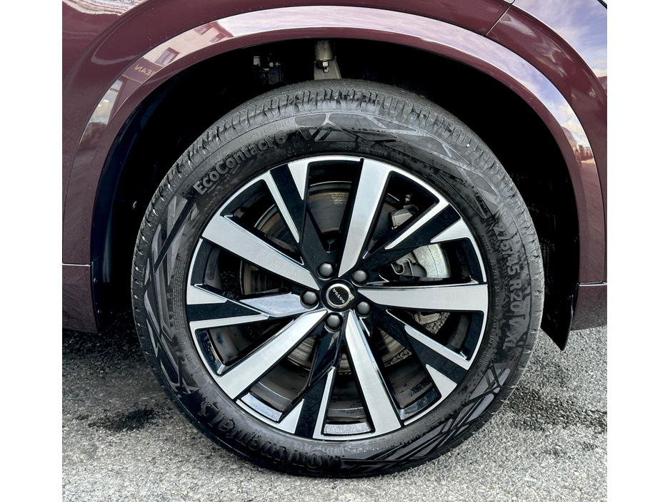 2025 Volvo XC90 - image 26