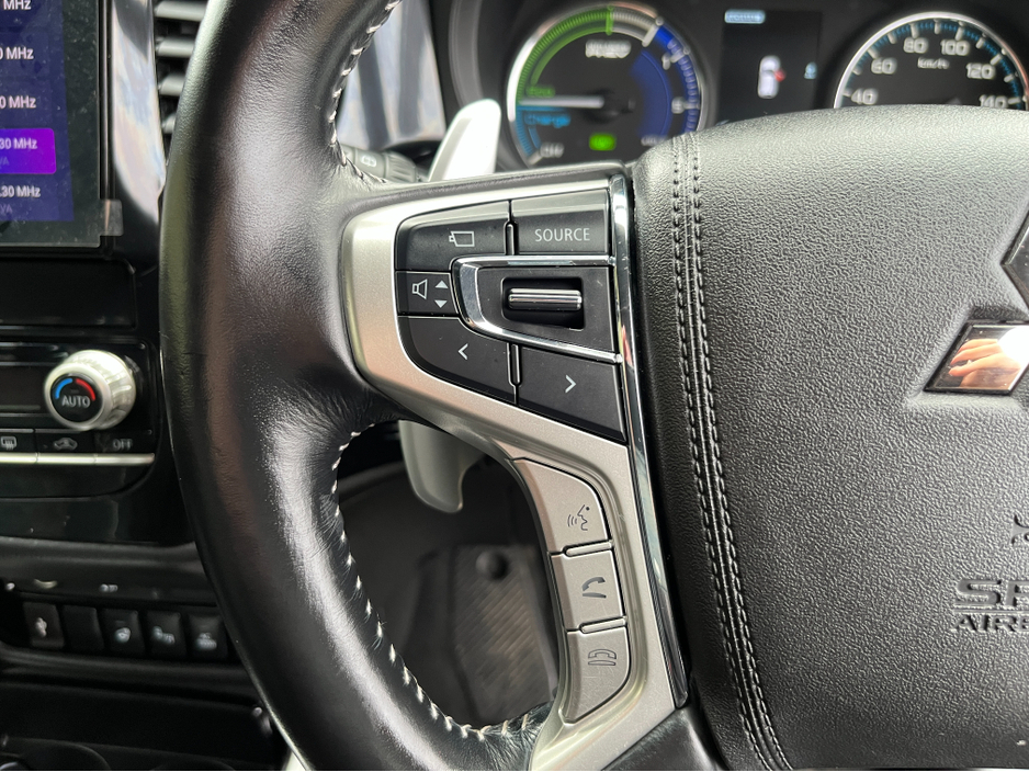 2020 Mitsubishi Outlander - image 23